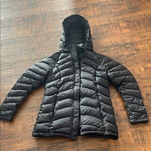 The North Face Women's Black Hooded Puffer Jacket